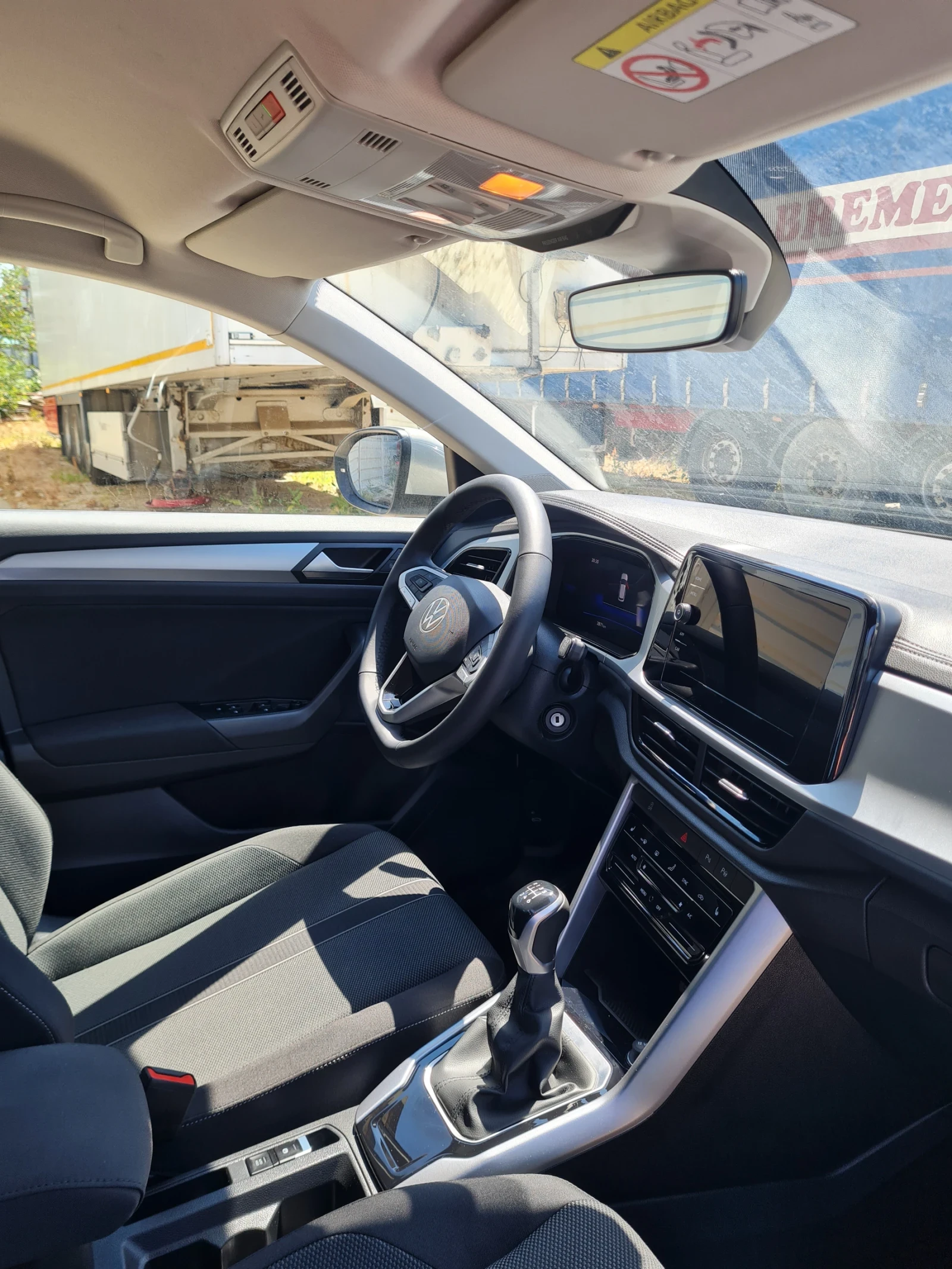 VW T-Roc, снимка 12 - Автомобили и джипове - 55065026