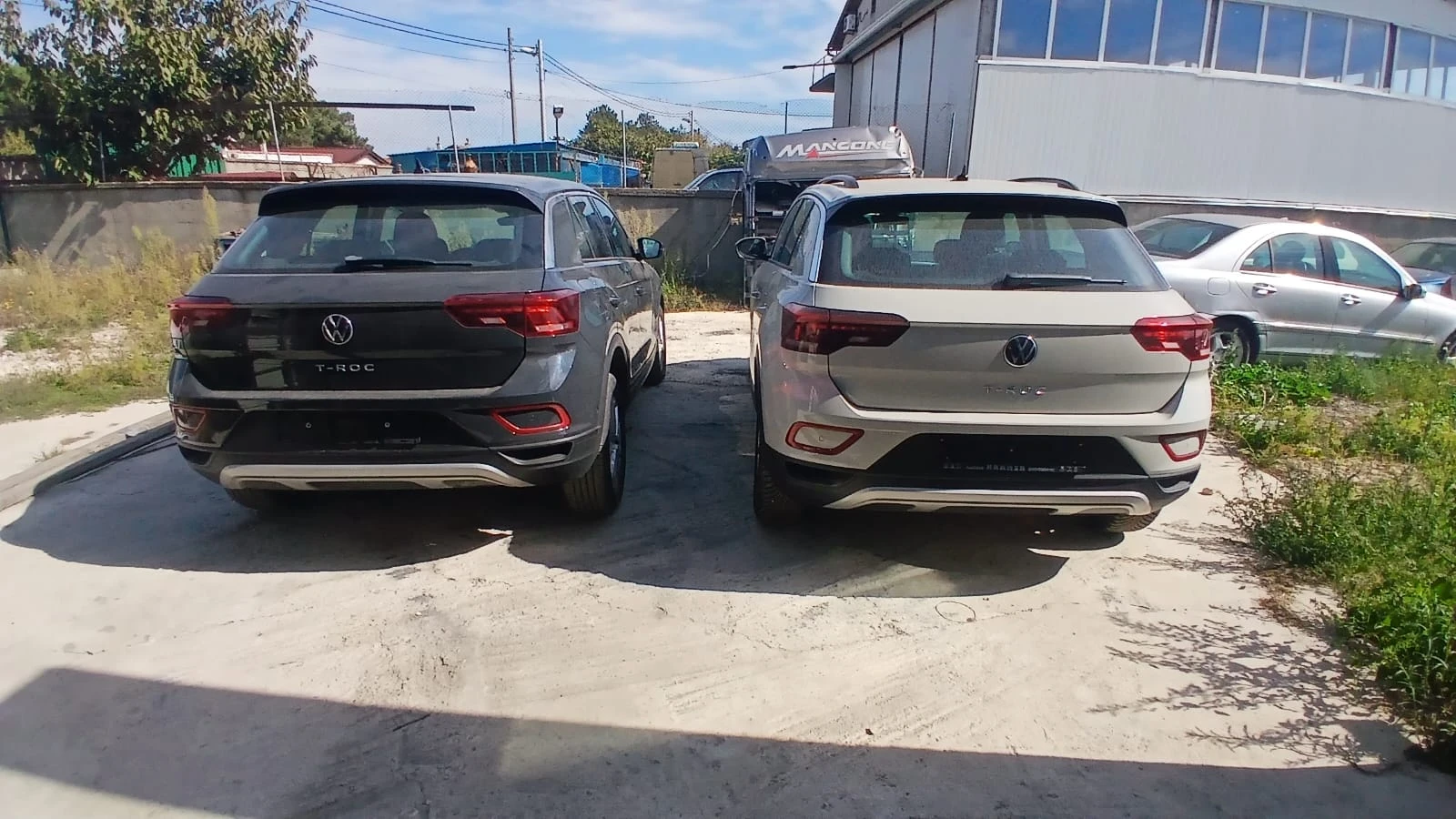 VW T-Roc, снимка 2 - Автомобили и джипове - 56372243