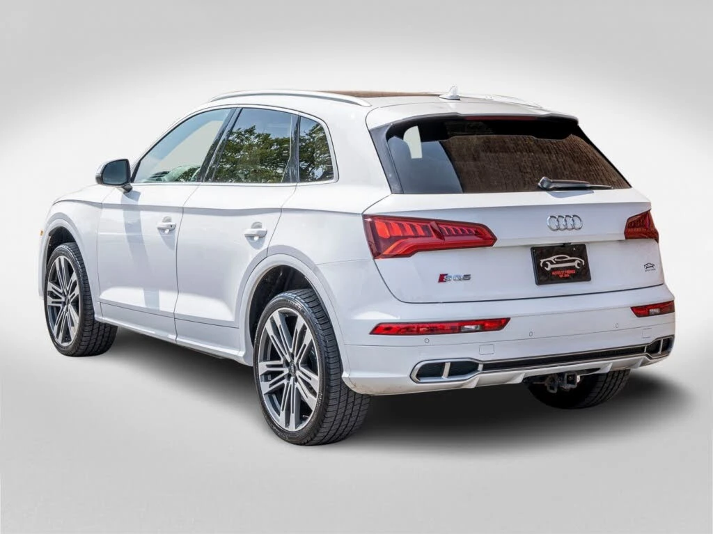 Audi SQ5 3.0 TFSI Technik* DISTRONIC* PANORAMA* ОБДУХВАНЕ* , снимка 3 - Автомобили и джипове - 55500946