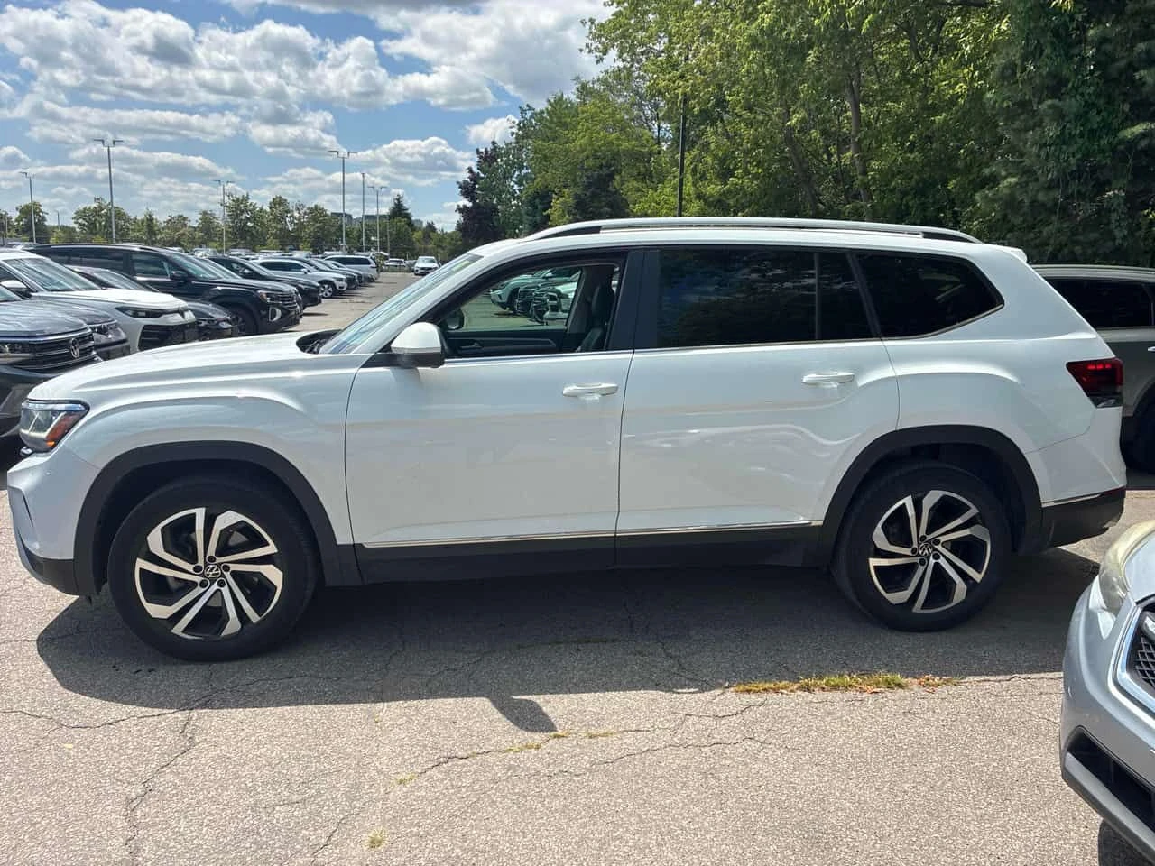 VW Atlas * Highline * CARFAX * ОПЦИЯ ЗА ФИНАНСИРАНЕ , снимка 2 - Автомобили и джипове - 55590851