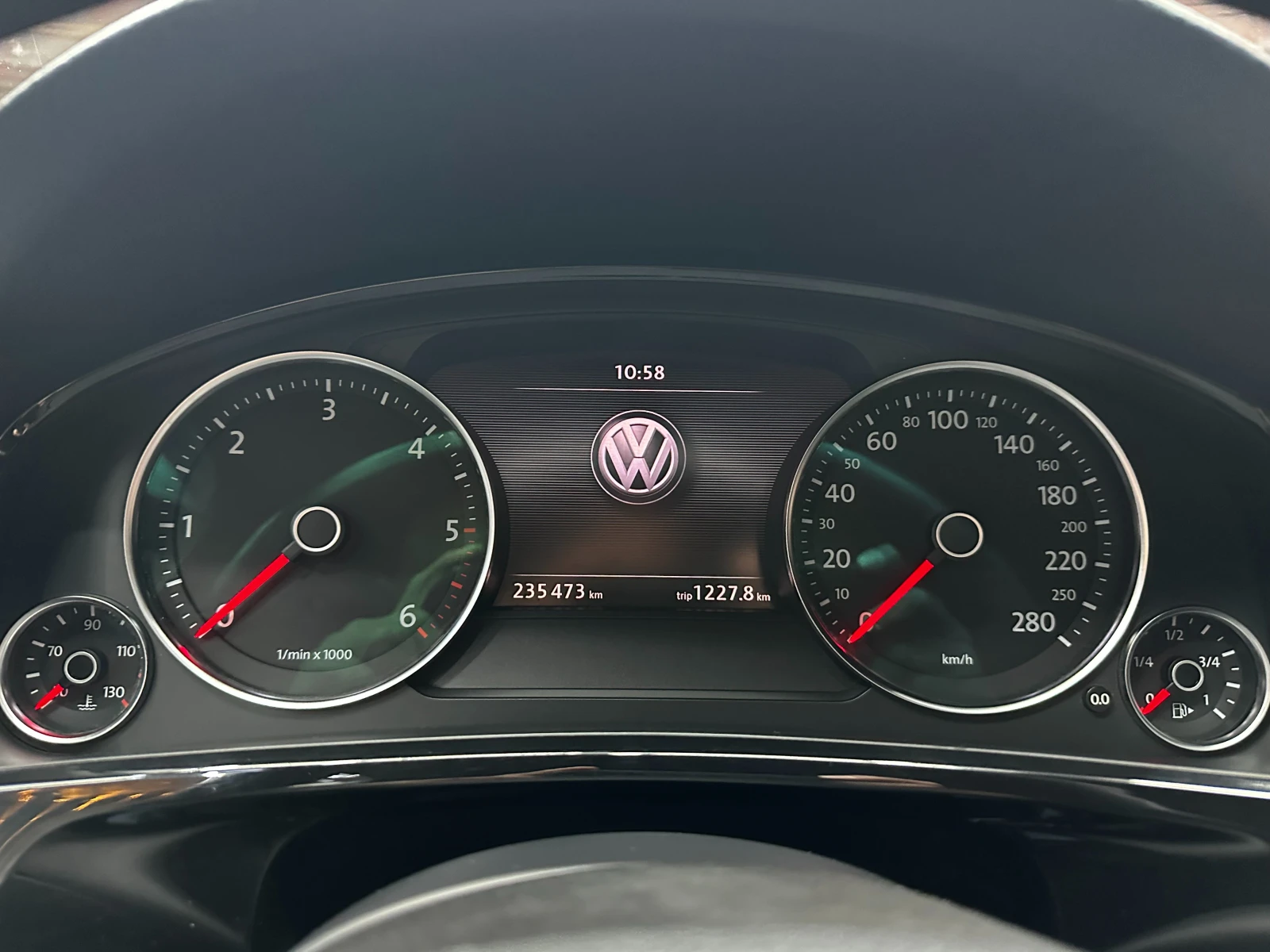 VW Touareg 3.0d 239 к.с. , снимка 16 - Автомобили и джипове - 56375054
