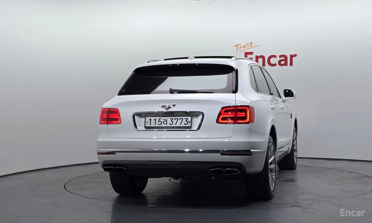 Bentley Bentayga 4.0 V8, снимка 4 - Автомобили и джипове - 56454183