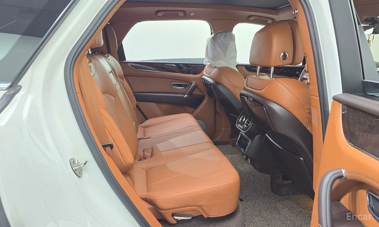 Bentley Bentayga 4.0 V8, снимка 11 - Автомобили и джипове - 56454183