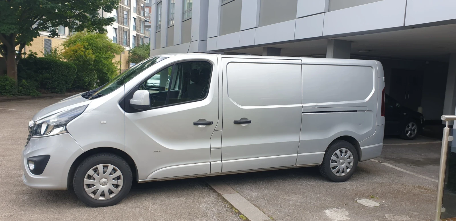 Opel Vivaro 2900 SPORTIVE PANEL VAN 5dr. Disel Manual L2 H1Eur - изображение 4