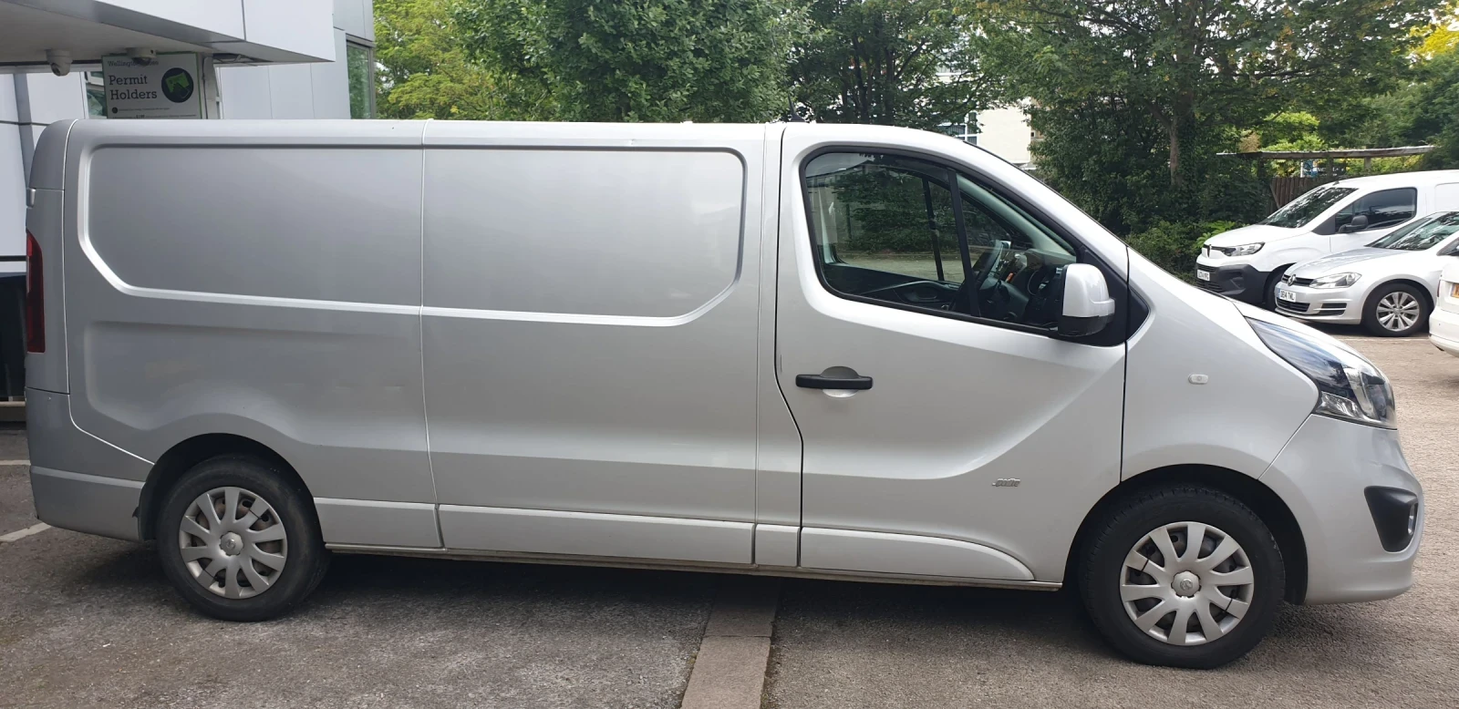Opel Vivaro 2900 SPORTIVE PANEL VAN 5dr. Disel Manual L2 H1Eur - изображение 2