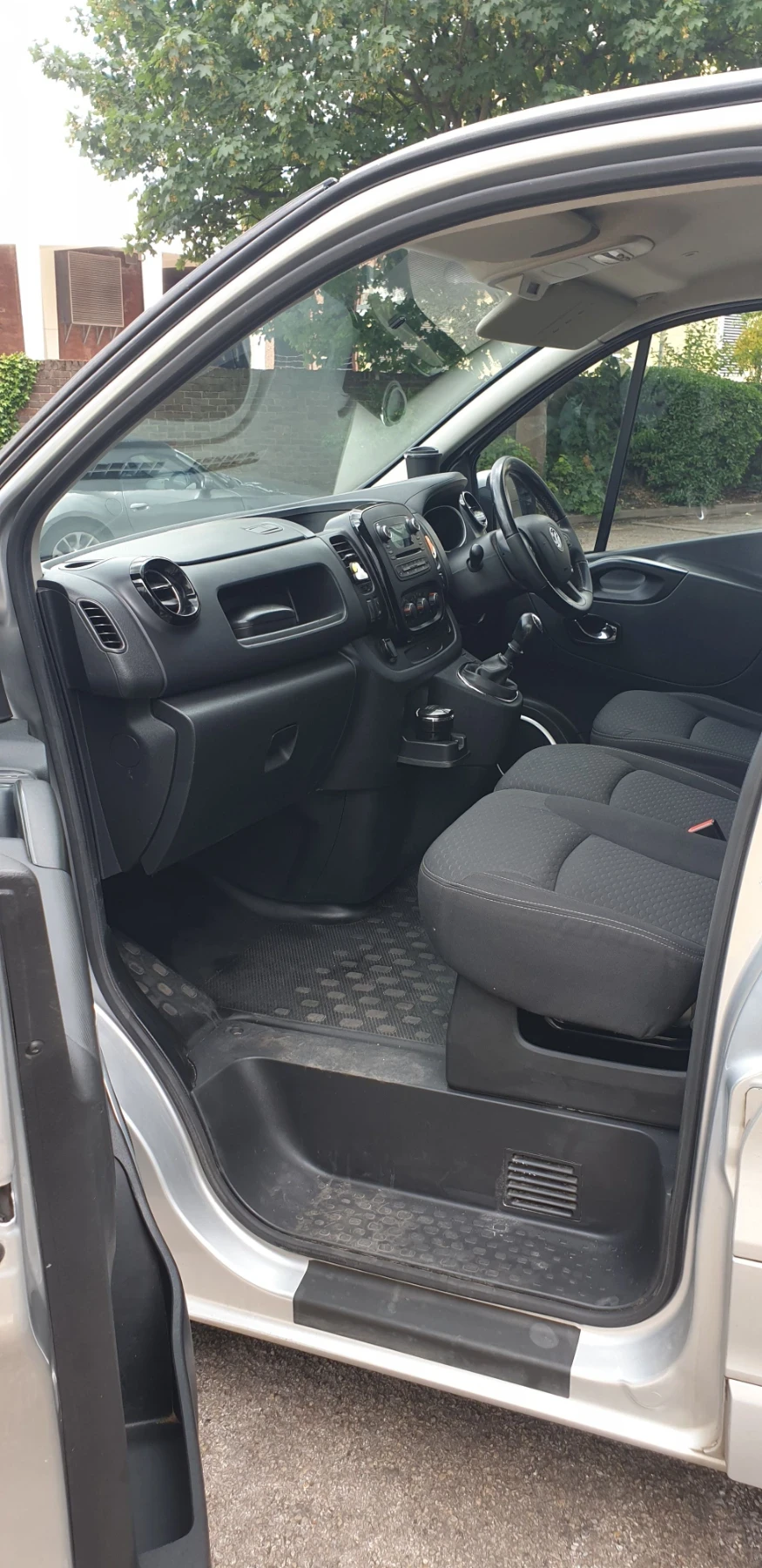 Opel Vivaro 2900 SPORTIVE PANEL VAN 5dr. Disel Manual L2 H1Eur - изображение 10