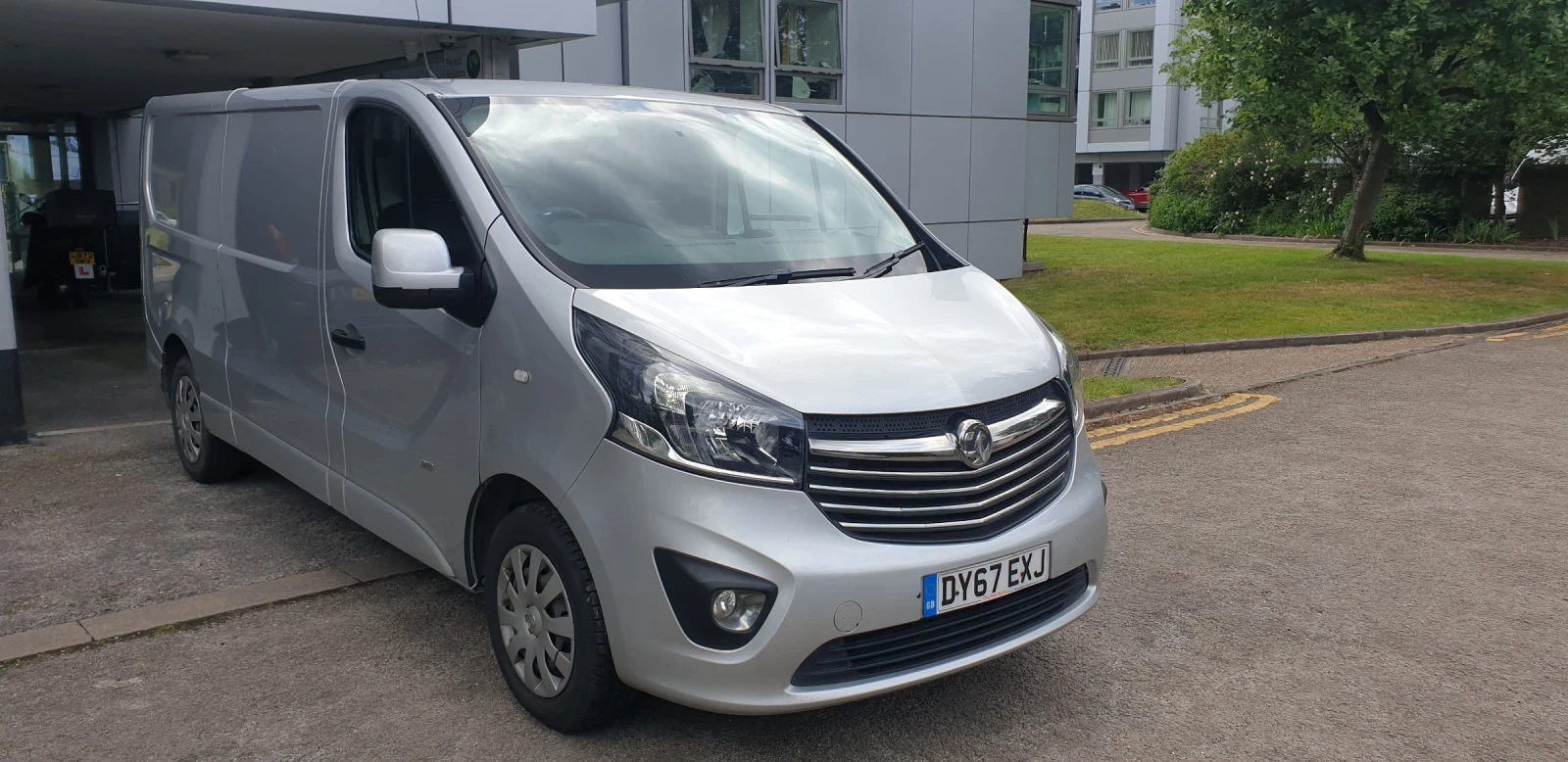Opel Vivaro 2900 SPORTIVE PANEL VAN 5dr. Disel Manual L2 H1Eur - изображение 3