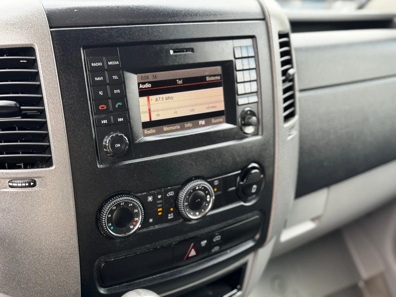 VW Crafter 2.0TDI/136kc/Euro 5B/Klima | Mobile.bg   15