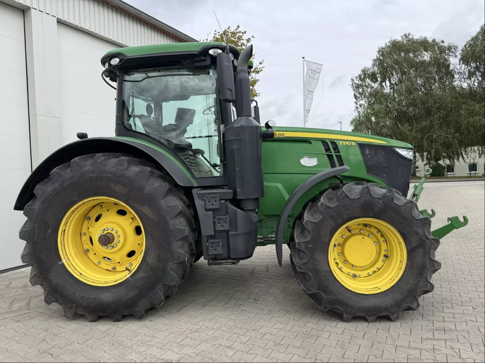 Трактор John Deere 7310 R  E23 - изображение 2