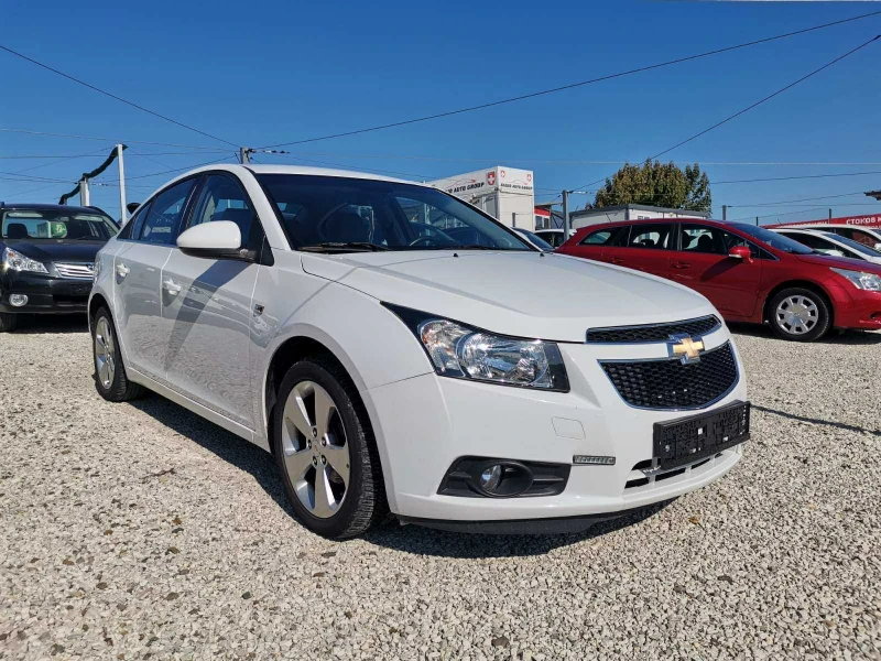 Chevrolet Cruze 1.8 16V AUTO SWISS NAVI, снимка 3 - Автомобили и джипове - 47270659