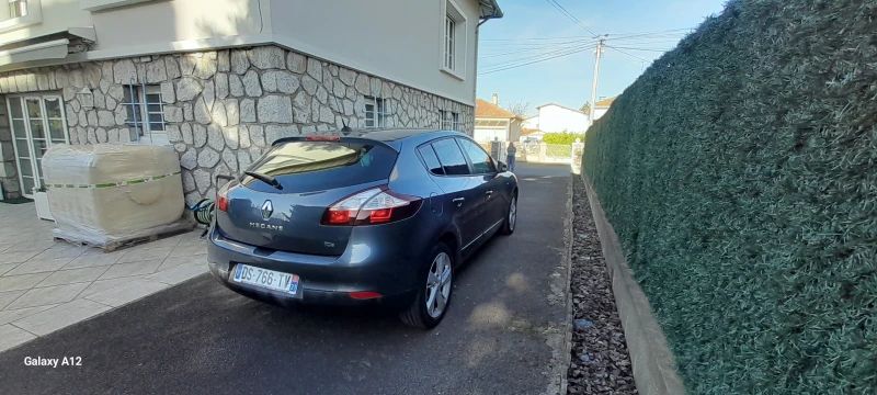 Renault Megane 1.2i 6ck.Уникат, снимка 6 - Автомобили и джипове - 48228316