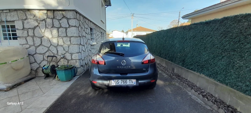 Renault Megane 1.2i 6ck.Уникат, снимка 4 - Автомобили и джипове - 48228316