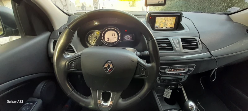 Renault Megane 1.2i 6ck.Уникат, снимка 12 - Автомобили и джипове - 48228316