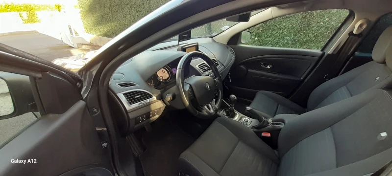 Renault Megane 1.2i 6ck.Уникат, снимка 9 - Автомобили и джипове - 48228316