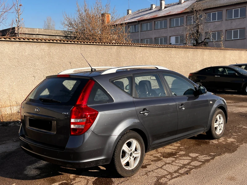 Kia Ceed CRDI 115 кс, снимка 3 - Автомобили и джипове - 48601886