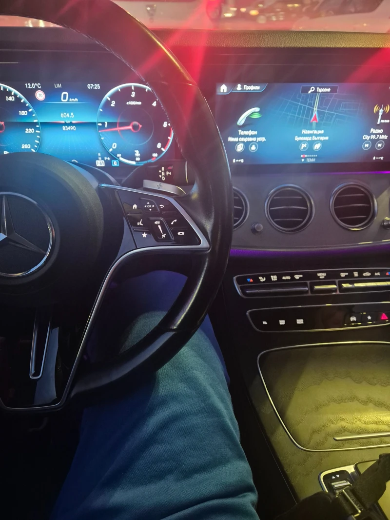 Mercedes-Benz E 220, снимка 4 - Автомобили и джипове - 52461361