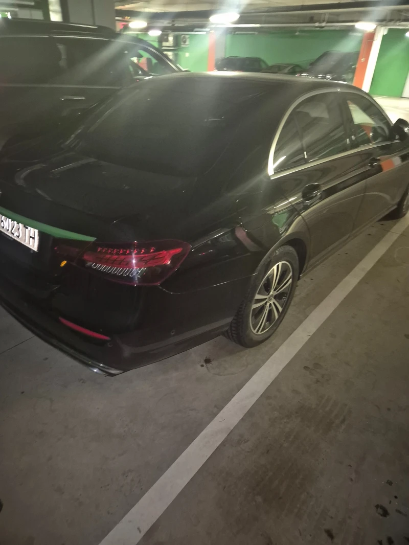 Mercedes-Benz E 220, снимка 3 - Автомобили и джипове - 52461361