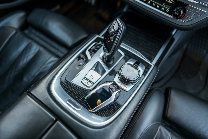 BMW 730 730D X-Drive M Pack Shadow line full, снимка 7 - Автомобили и джипове - 52678610