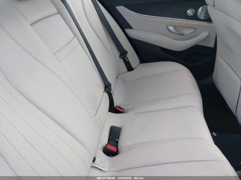 Mercedes-Benz E 300 2l 4Matic, снимка 8 - Автомобили и джипове - 53169254