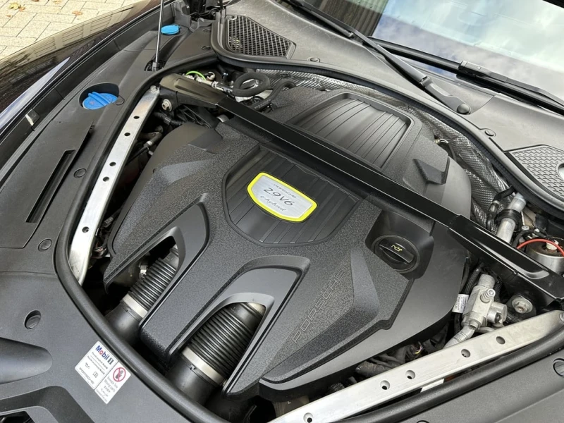 Porsche Panamera * 4 10 Years Edition E Hybrid AWD * CARFAX * , снимка 11 - Автомобили и джипове - 53234304