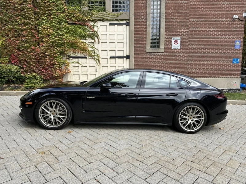 Porsche Panamera * 4 10 Years Edition E Hybrid AWD * CARFAX * , снимка 2 - Автомобили и джипове - 53234304
