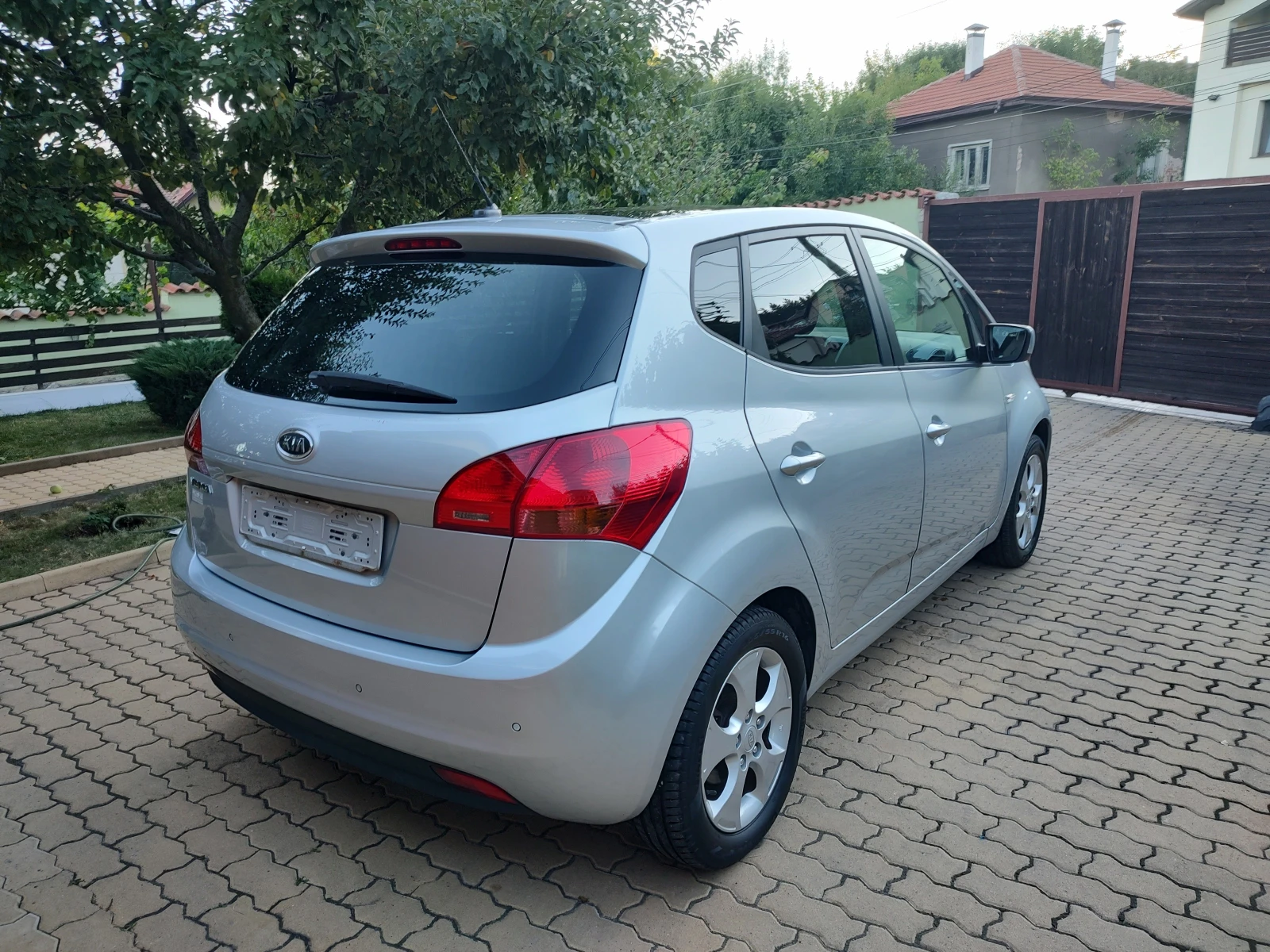 Kia Venga 1.4-ГАЗ - изображение 4