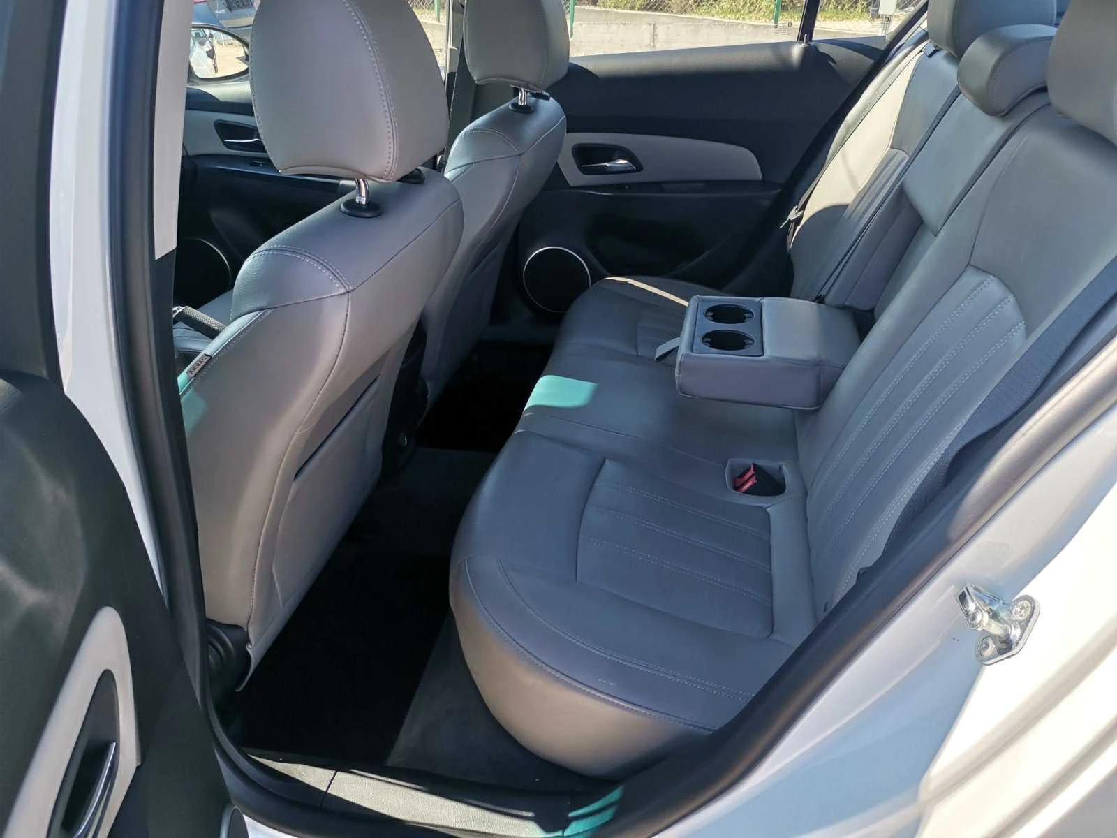 Chevrolet Cruze 1.8 16V AUTO SWISS NAVI | Mobile.bg — изображение 11
