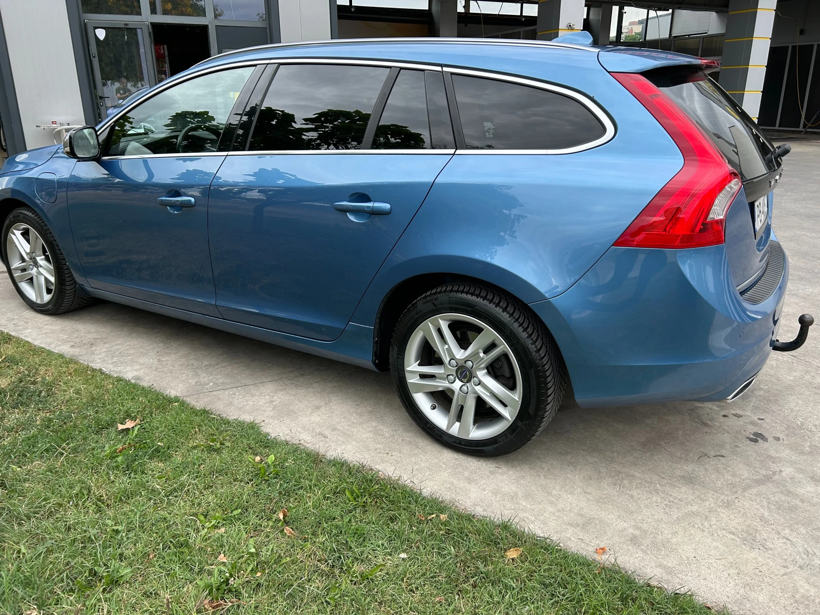 Volvo V60 Volvo V60 plug-in hybrid Summum AWD  - изображение 4