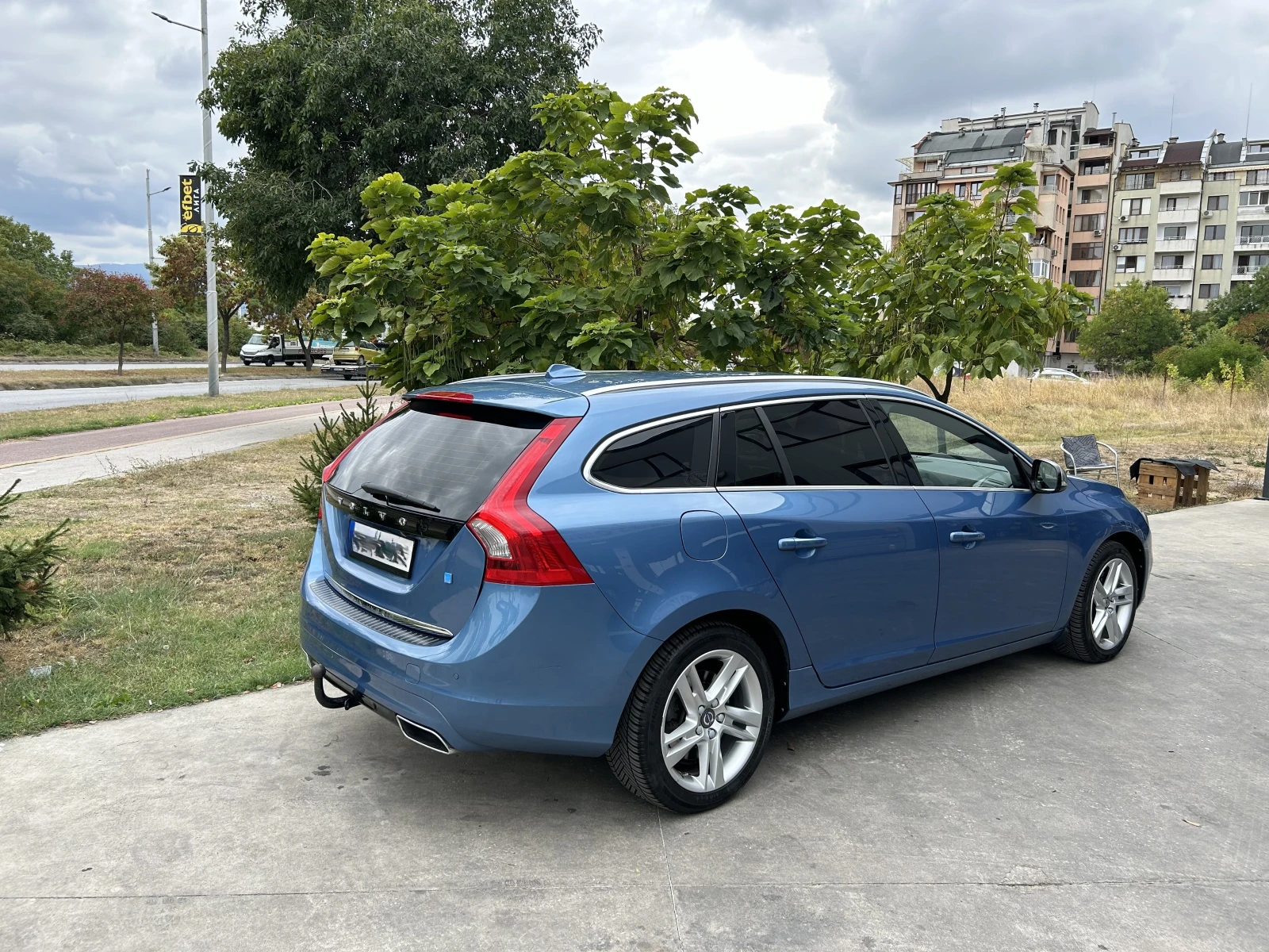 Volvo V60 Volvo V60 plug-in hybrid Summum AWD  - изображение 2