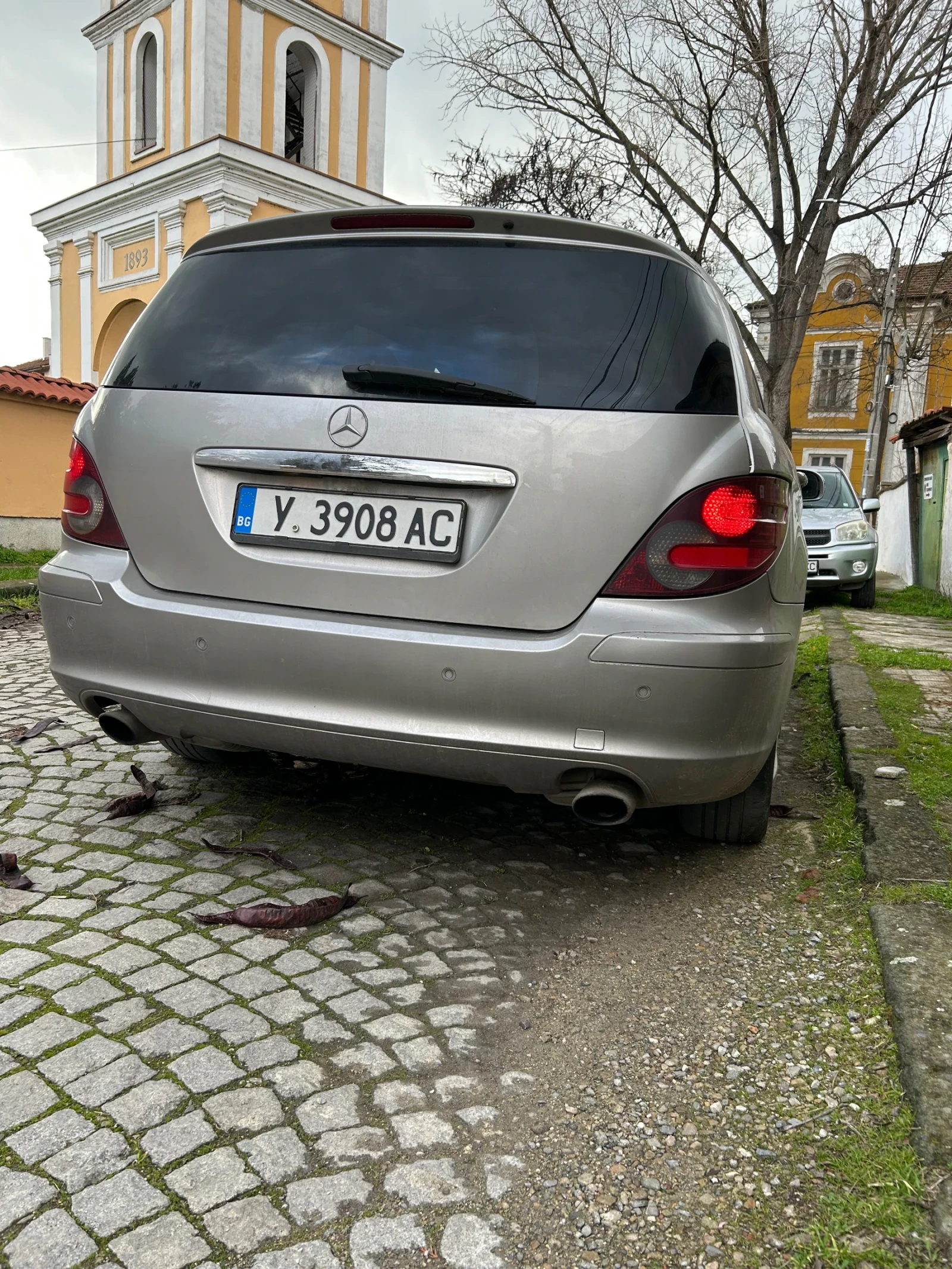 Mercedes-Benz R 320  - изображение 2