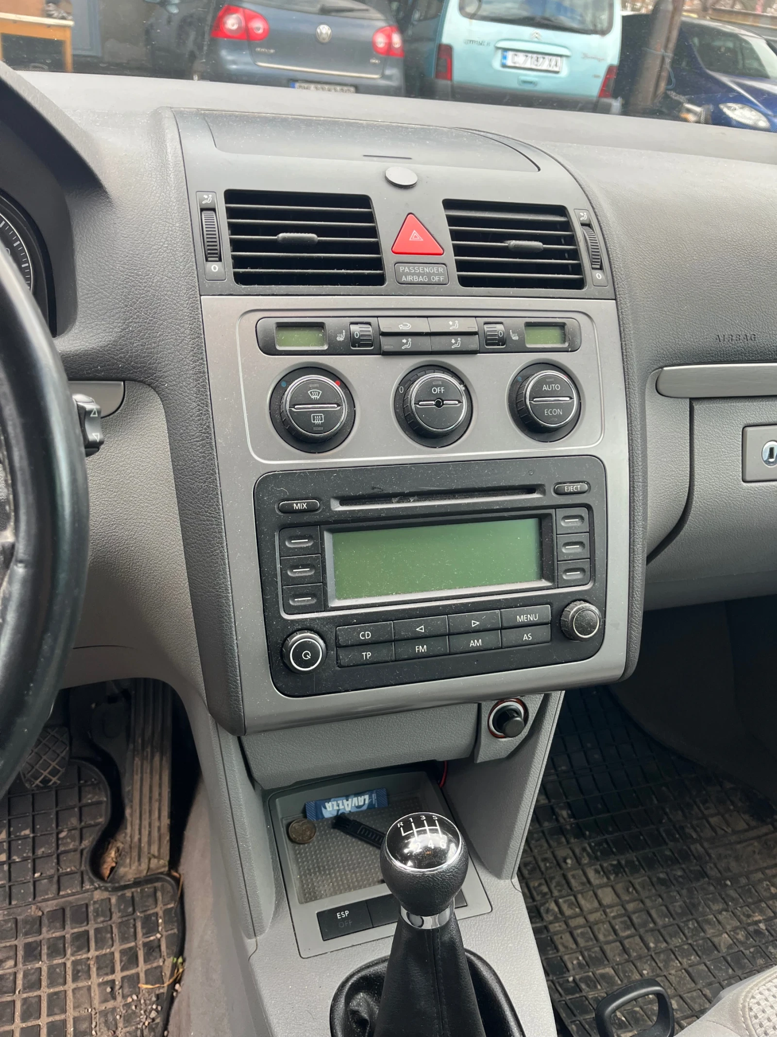 VW Touran, снимка 12 - Автомобили и джипове - 53733325