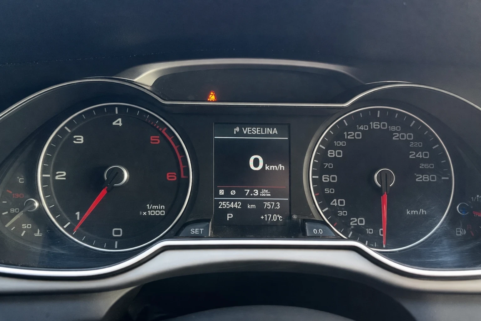 Audi A4 B 8.5, снимка 13 - Автомобили и джипове - 53749516