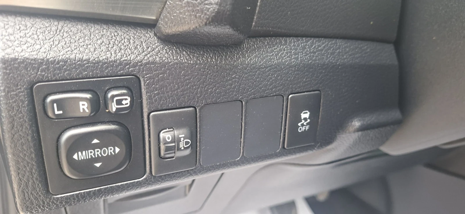 Toyota Auris 2.0 D4D 6 CK., снимка 9 - Автомобили и джипове - 53907863