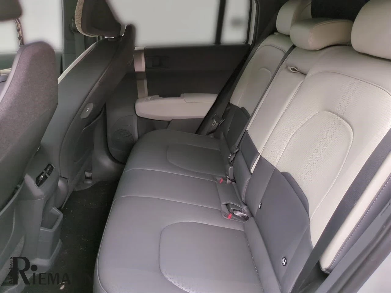 Kia EV3 GT-Line 81kWh HUD Warranty!  KIA CERTIFIED  | Mobile.bg � ����������� 11