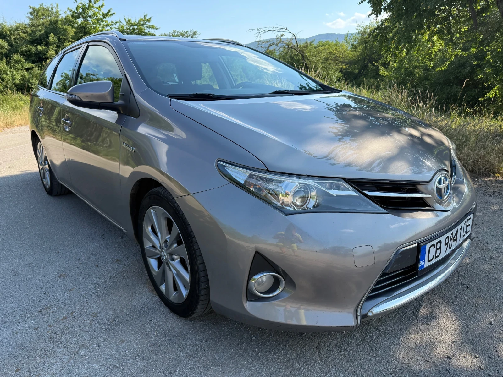 Toyota Auris 1.8/Hybrid/ГАЗ, снимка 3 - Автомобили и джипове - 55071606
