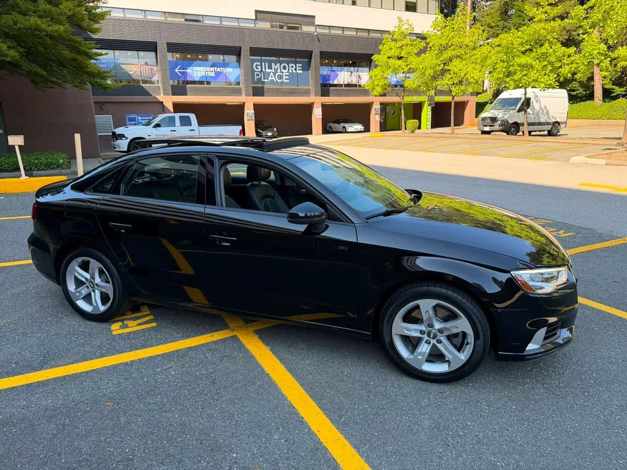 Audi A3  Komfort  / CAMERA / CARFAX , снимка 3 - Автомобили и джипове - 55538087