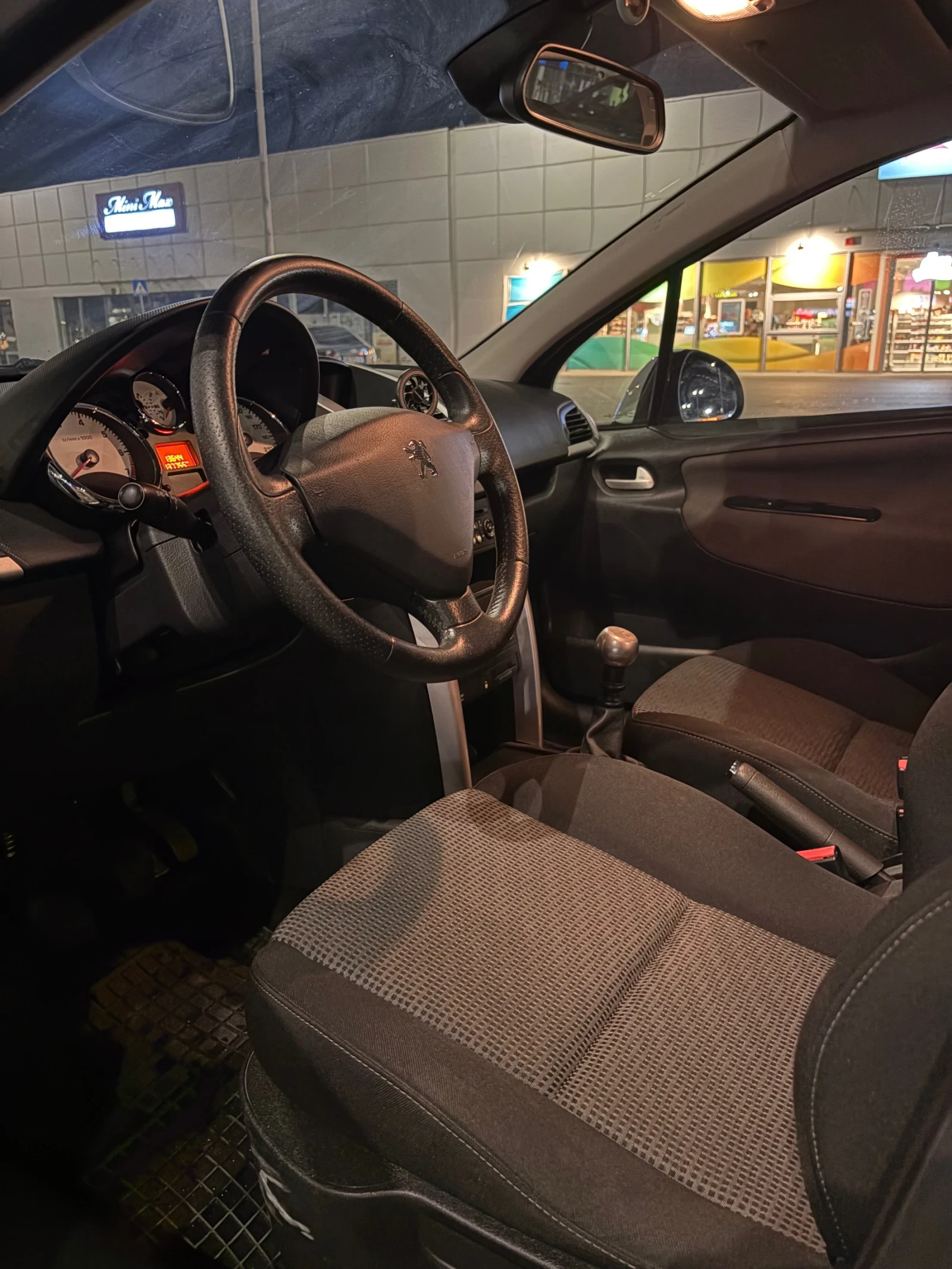 Peugeot 207 1.6 THP, снимка 9 - Автомобили и джипове - 55622030