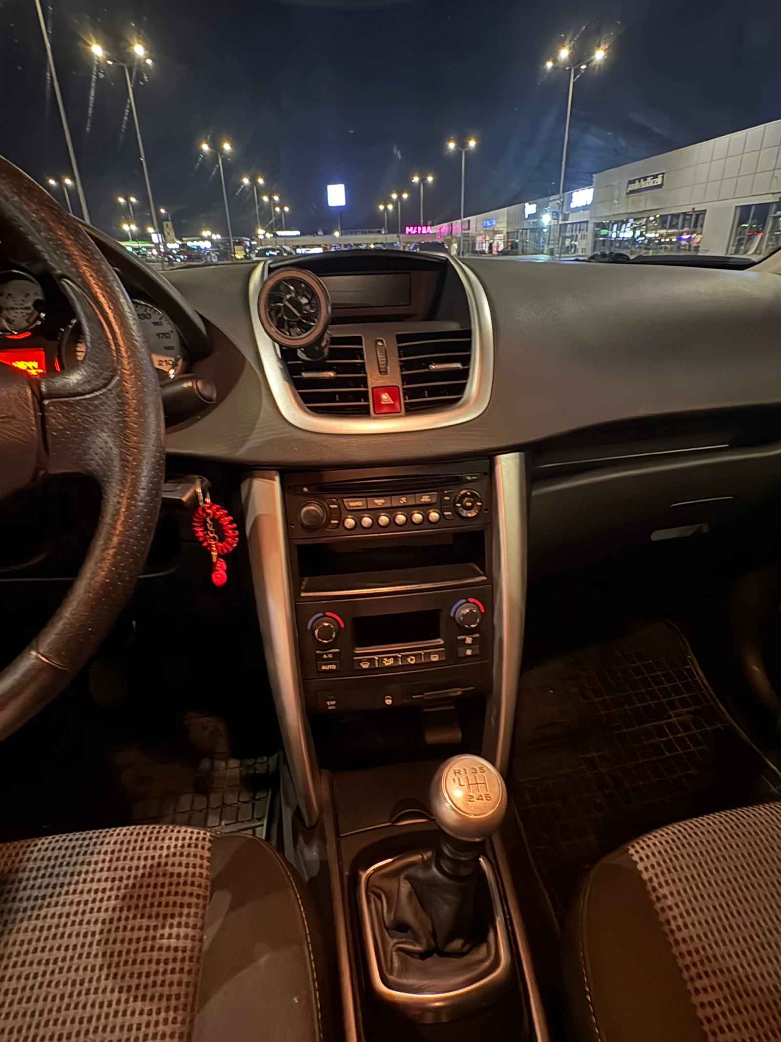 Peugeot 207 1.6 THP, снимка 12 - Автомобили и джипове - 55622030