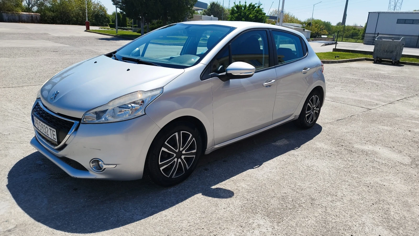 Peugeot 208 1.6 EHDI, снимка 7 - Автомобили и джипове - 55629894
