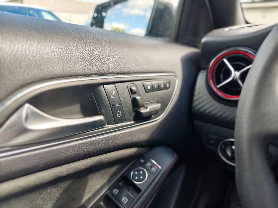 Mercedes-Benz A 250 AMG Sport Pano Memory, снимка 10 - Автомобили и джипове - 55833257