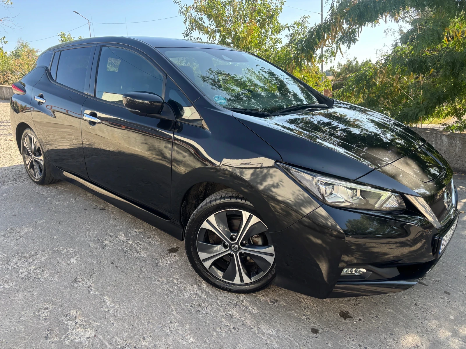 Nissan Leaf  Tekna, снимка 2 - Автомобили и джипове - 55853841