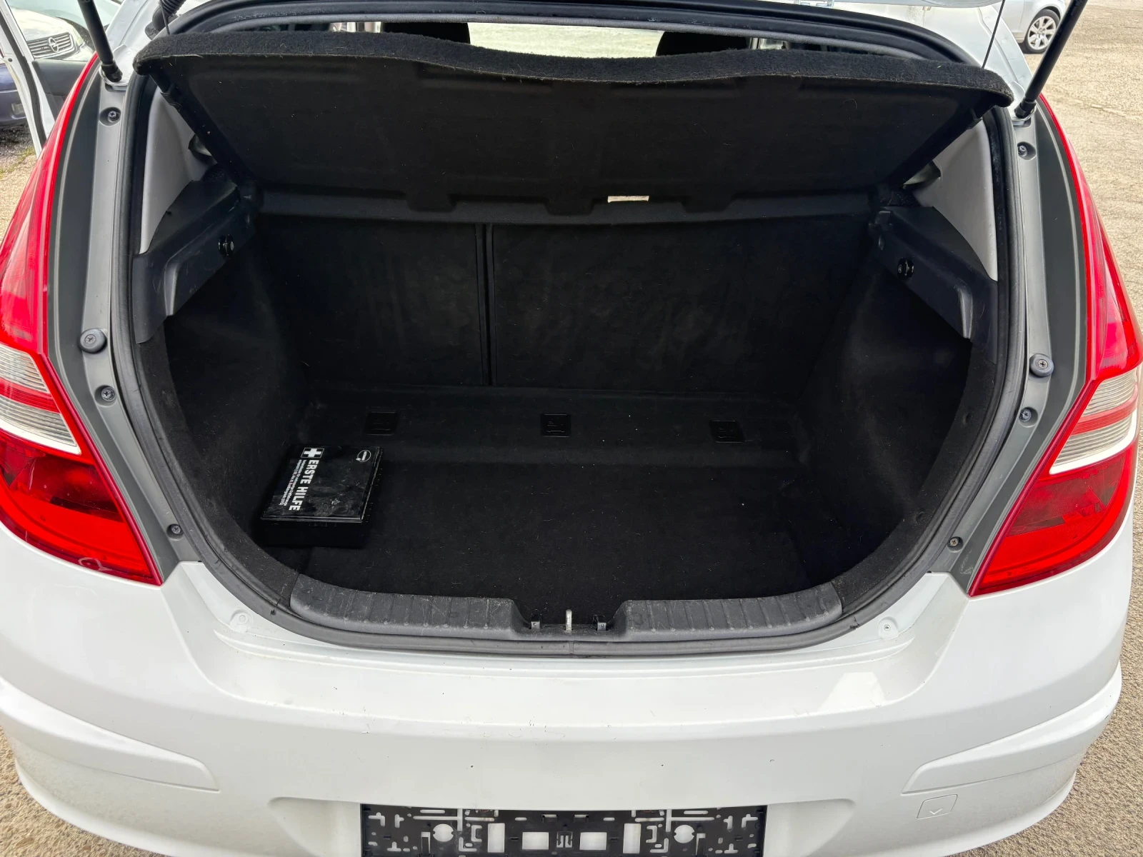 Hyundai I30  1.4i, снимка 7 - Автомобили и джипове - 55889837