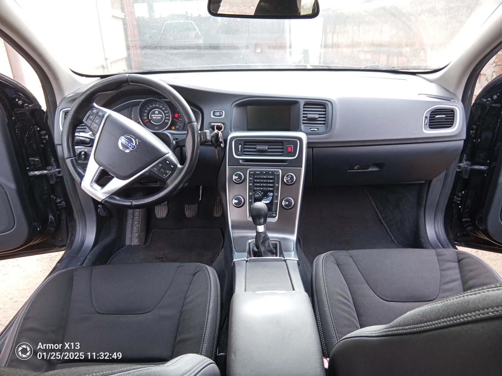 Volvo V60 2.0, снимка 12 - Автомобили и джипове - 56320903