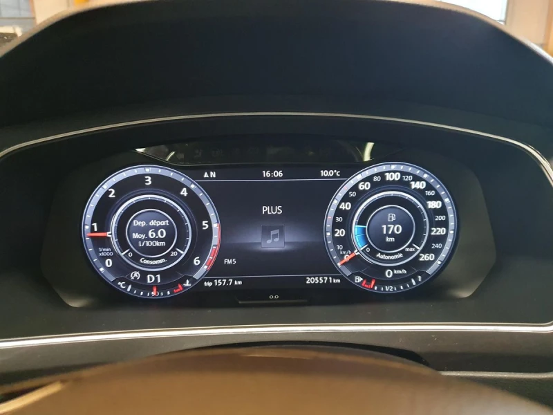 VW Tiguan 150hp Highline/4x4/История/Digital/Dynaudio/Kessy, снимка 8 - Автомобили и джипове - 53248104