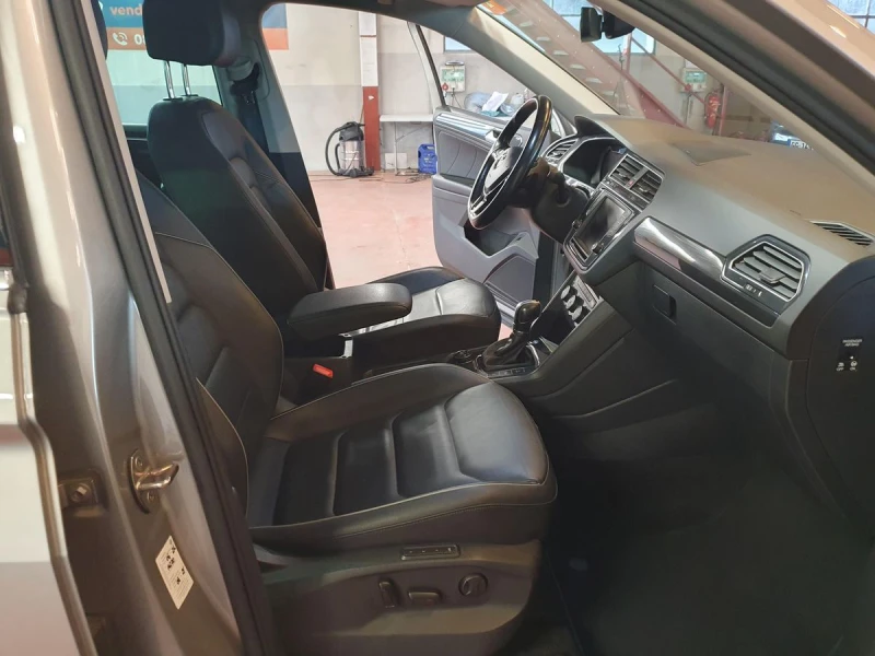 VW Tiguan 150hp Highline/4x4/История/Digital/Dynaudio/Kessy, снимка 9 - Автомобили и джипове - 53248104