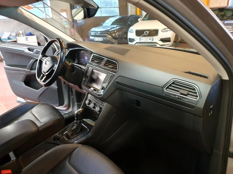 VW Tiguan 150hp Highline/4x4/История/Digital/Dynaudio/Kessy, снимка 5 - Автомобили и джипове - 53248104