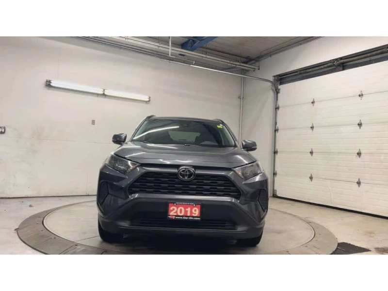 Toyota Rav4 * AWD | HTD SEATS | CARPLAY | 17IN ALLOYS | REAR C, снимка 4 - Автомобили и джипове - 53593688