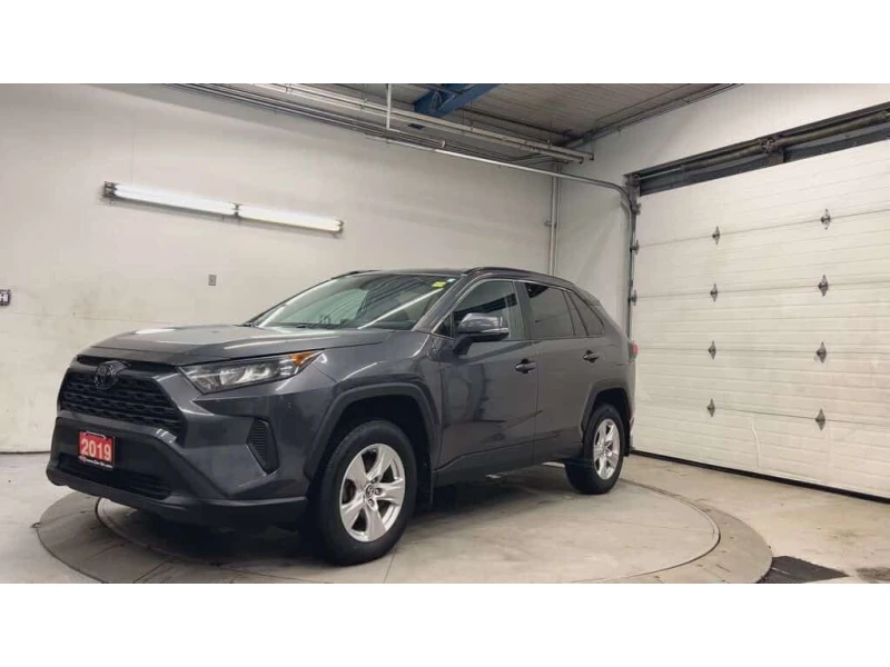 Toyota Rav4 * AWD | HTD SEATS | CARPLAY | 17IN ALLOYS | REAR C, снимка 5 - Автомобили и джипове - 53593688