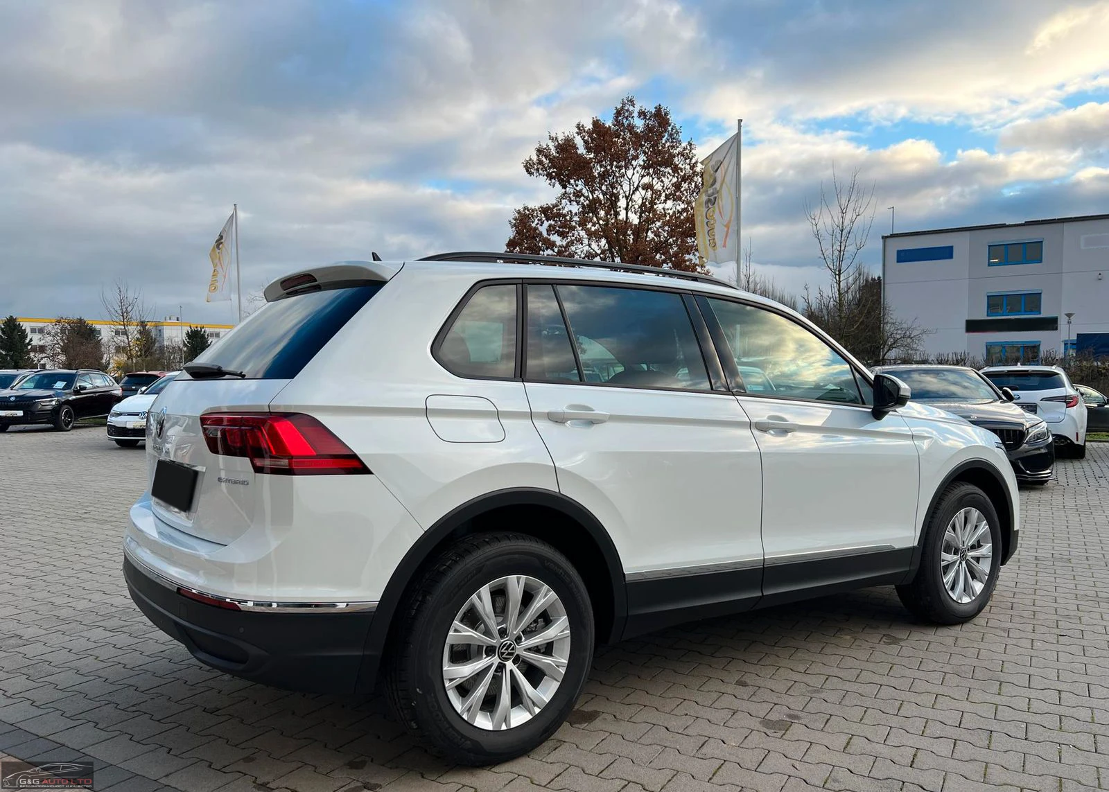 VW Tiguan НОВ!!! 1.4 TSI/DSG/245HP/HYBRID/CAM/NAVI/116c - изображение 3