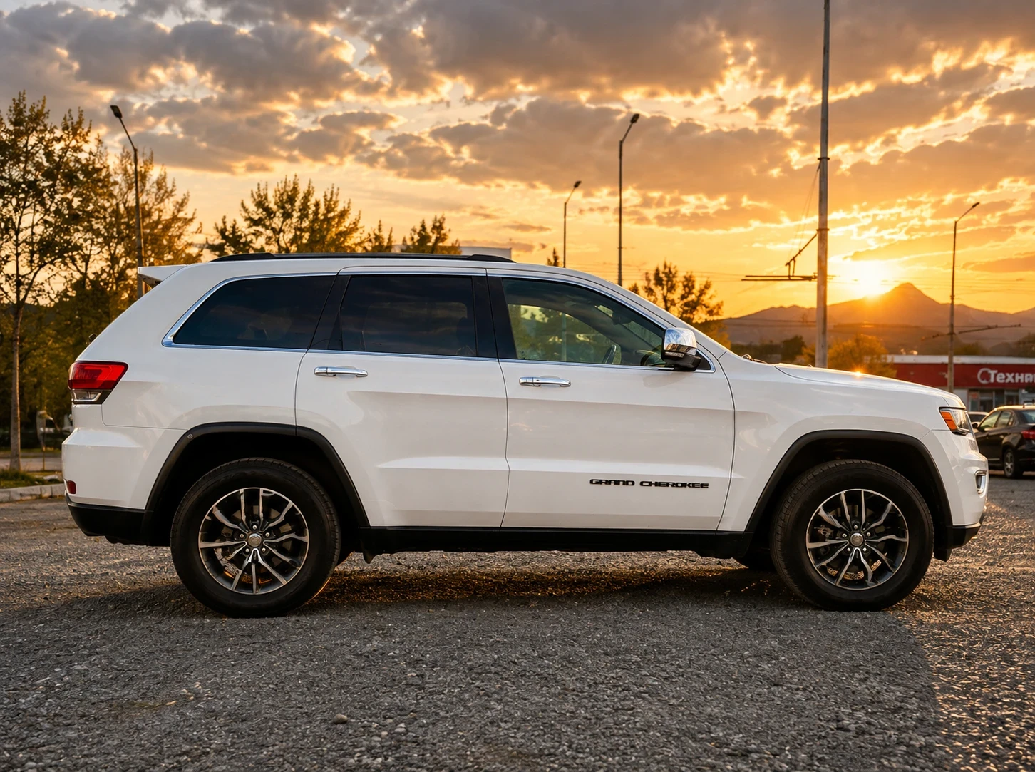 Jeep Grand cherokee Jeep Grand Cherokee 3.6 V6 4x4   Газ/Бензин   2018, снимка 6 - Автомобили и джипове - 51477395